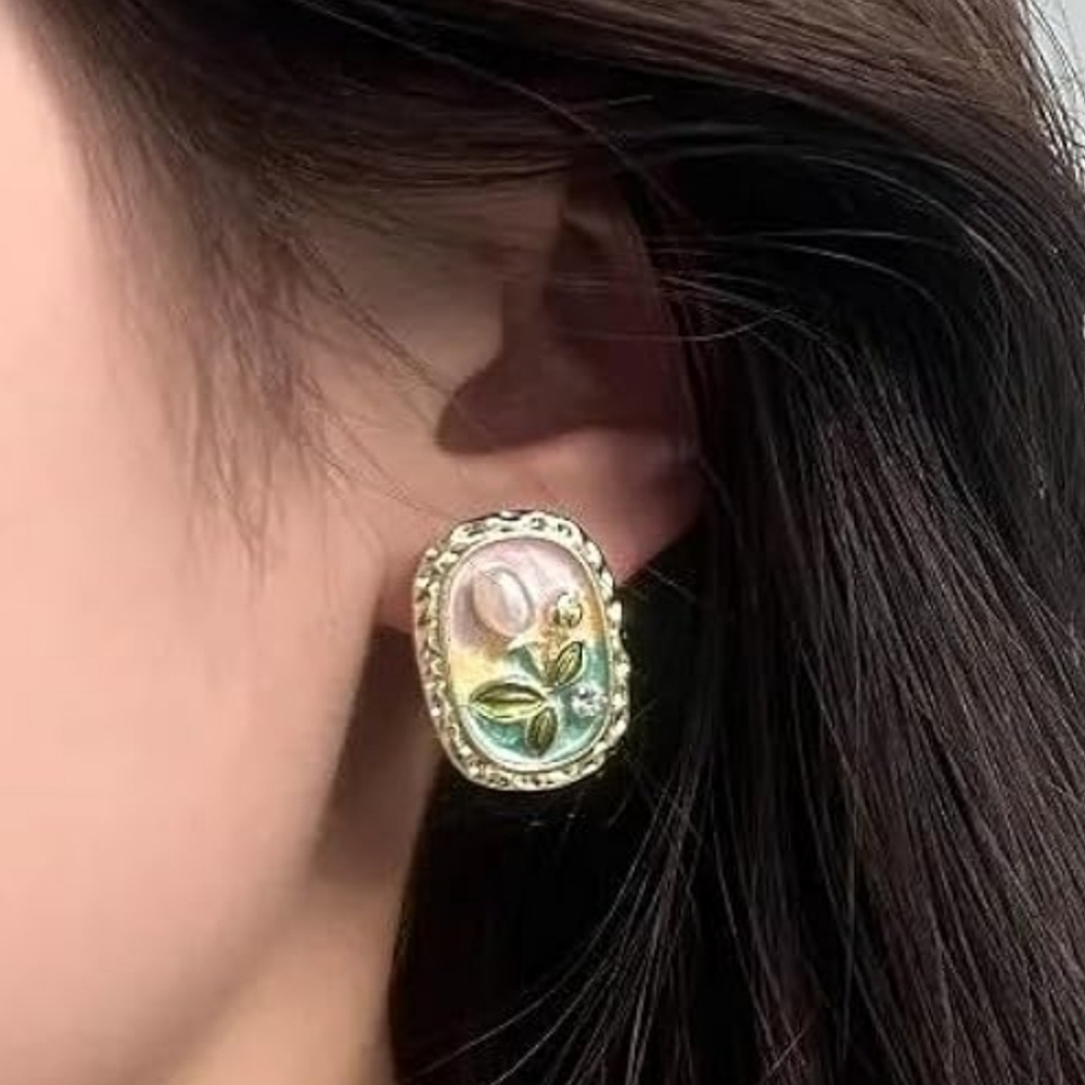 Unique Pearl Flower Stud Earrings - Picture 2 of 3